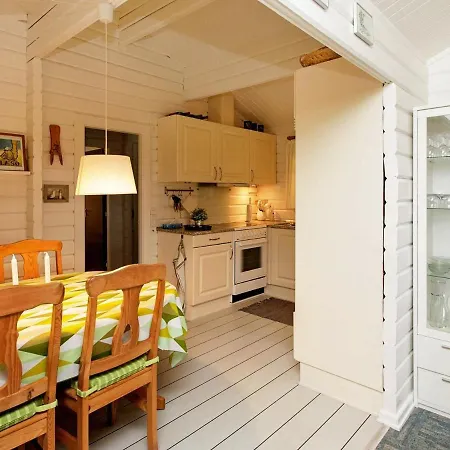 度假居 6 Person Holiday In L S